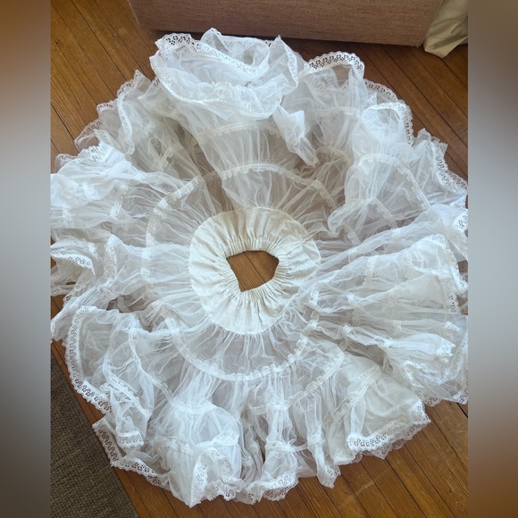 Malco Modes Dresses & Skirts - Malco Modes white fluffy crinoline 2 layer  petticoat size Small Square dance